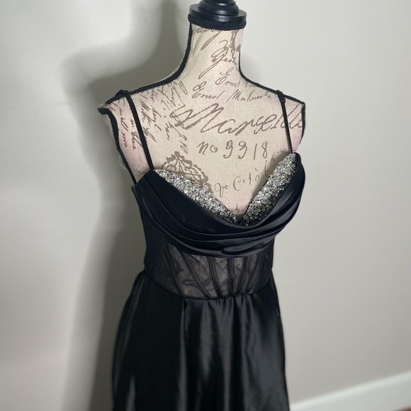 Black satin a line corset dress - Picture 3 of 3
